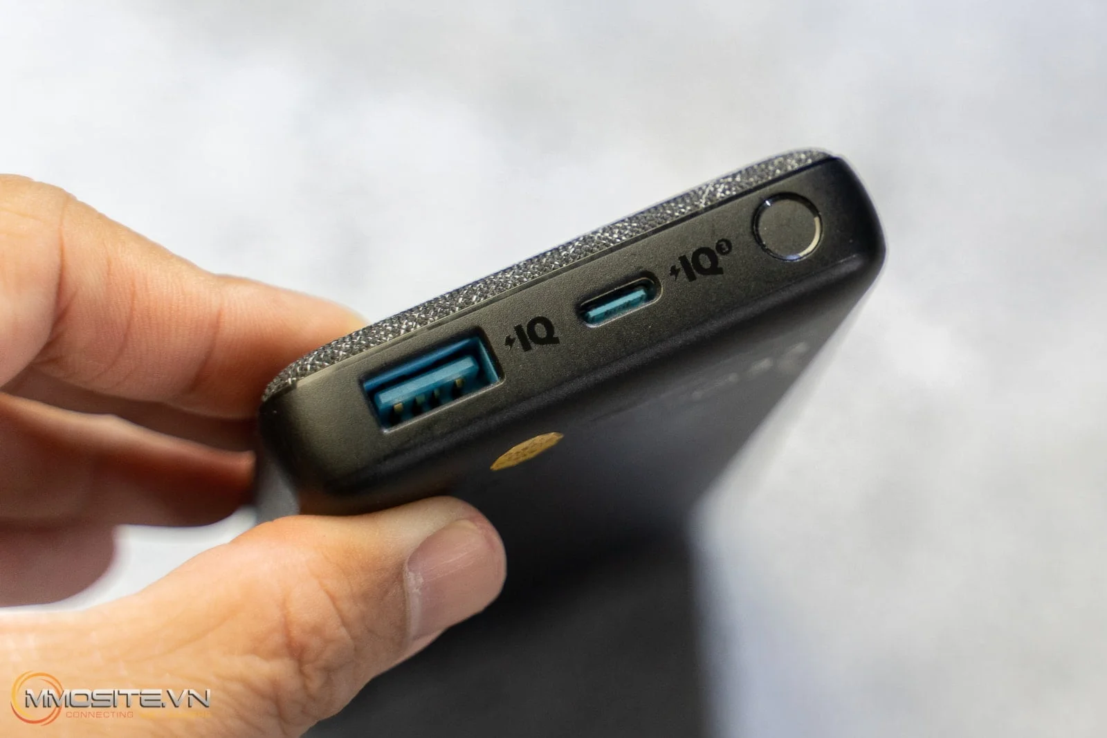Trên tay pin dự phòng Anker PowerCore III 10K - sạc nhanh 18W, hoàn thiện đẹp mắt