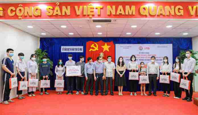 VNG TRAO TẶNG 4000 MÁY TÍNH CHO HỌC SINH KHÓ KHĂN 3 TỈNH MIỀN TÂY