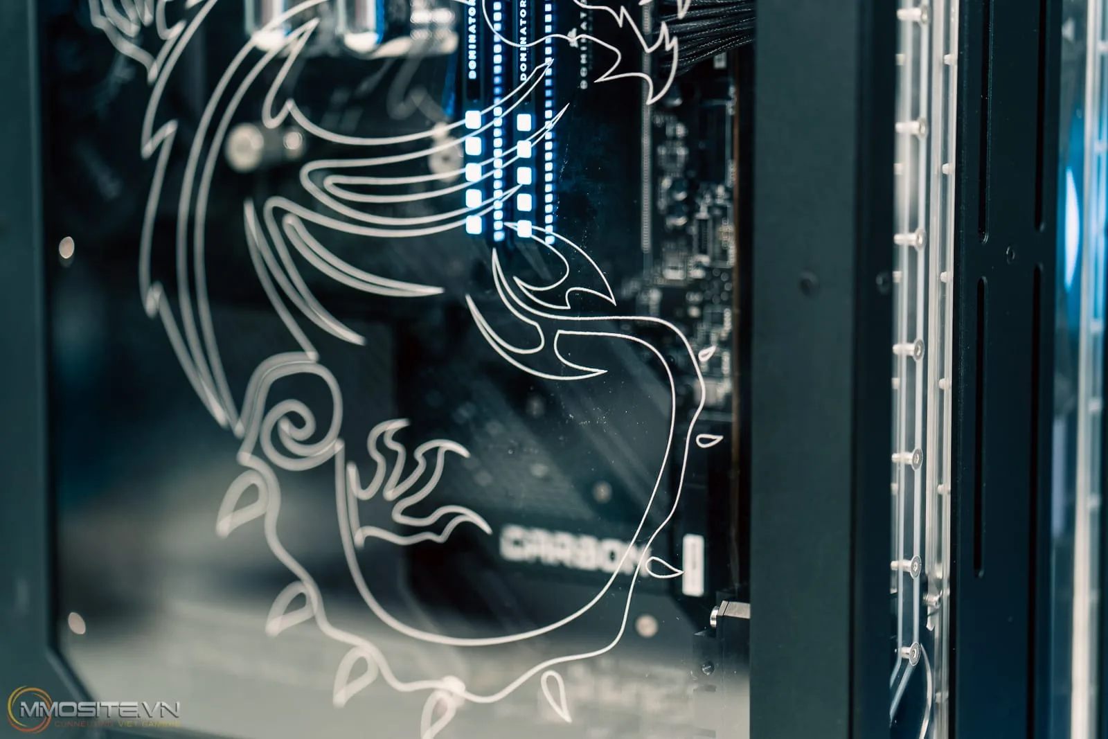 Do Something Wonderful - Bộ máy tính lấy ý tưởng từ tấm khiên của modder Sơn Gầy 3 YUU9758 MMOSITE - Thông tin công nghệ, review, thủ thuật PC, gaming