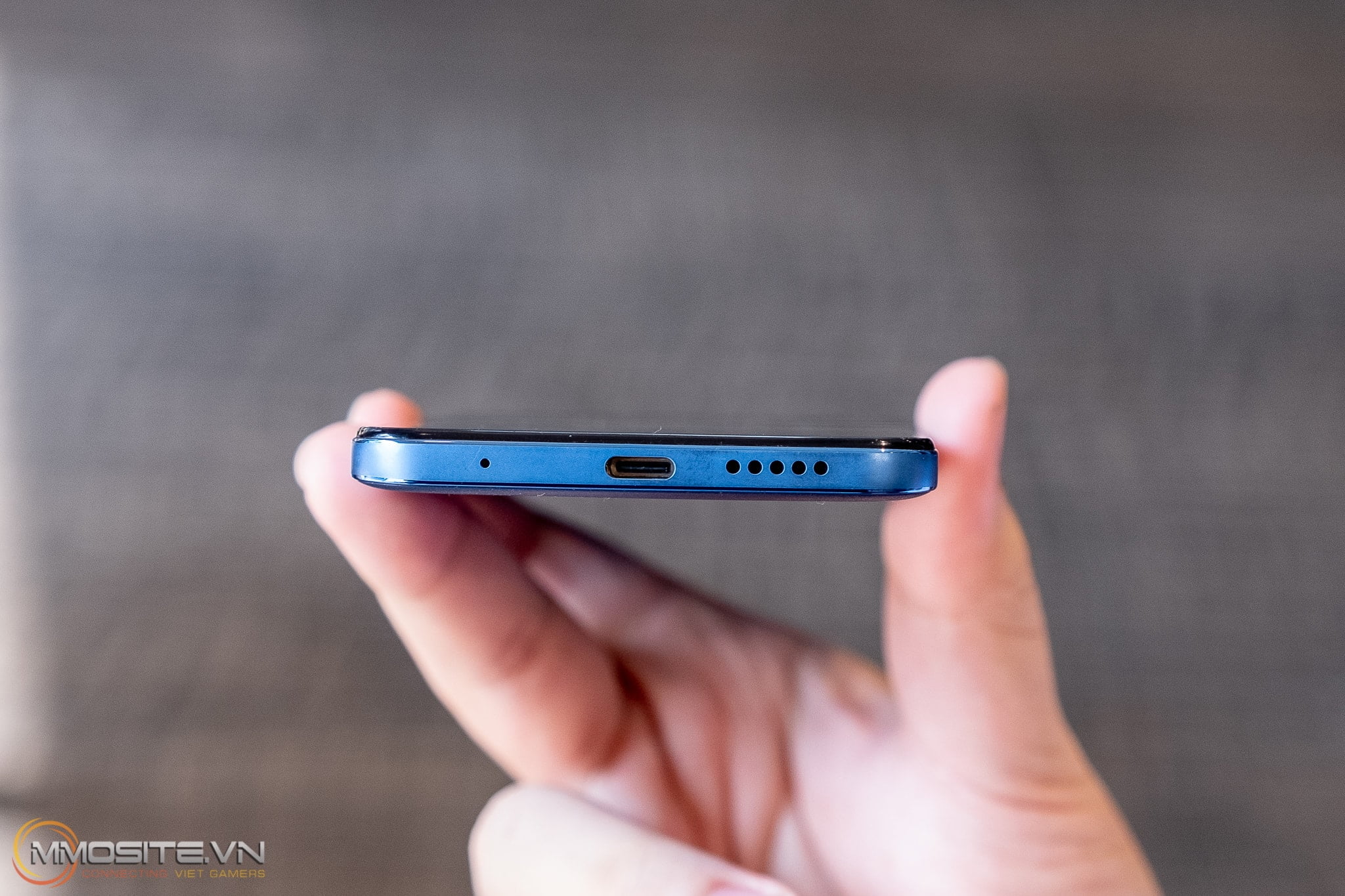 Trên tay Xiaomi Redmi Note 11 - smartphone phổ thông cấu hình cao giá tốt nhất đầu 2022