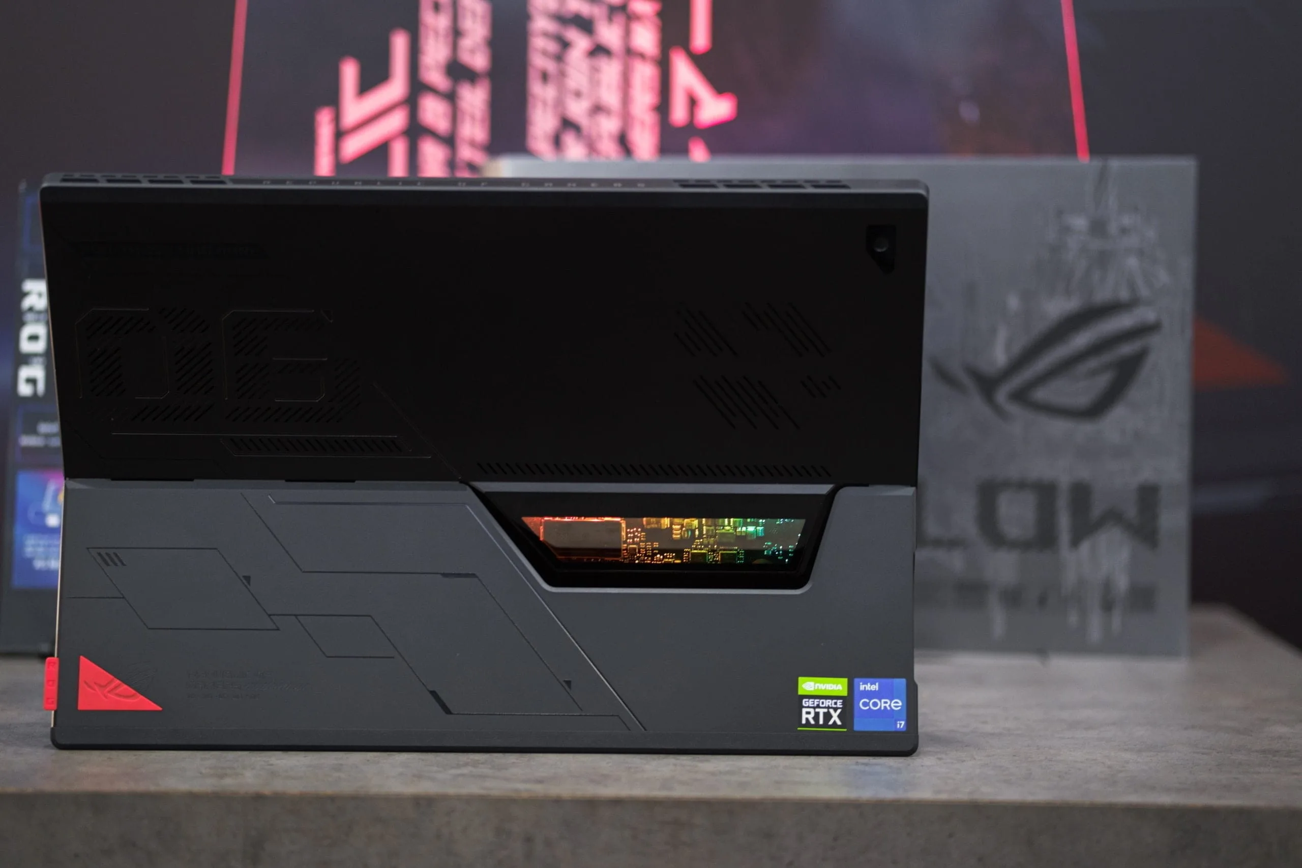 ROG Flow Z13: Gaming Tablet mạnh nhất thế giới ra mắt với giá từ 50 triệu đồng