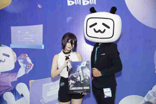 Cosplayer dinh dam Miu chup hinh tai quay Bilibili MMOSITE - Thông tin công nghệ