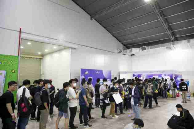 Hang dai nguoi xep hang tai quay Bilibili MMOSITE - Thông tin công nghệ