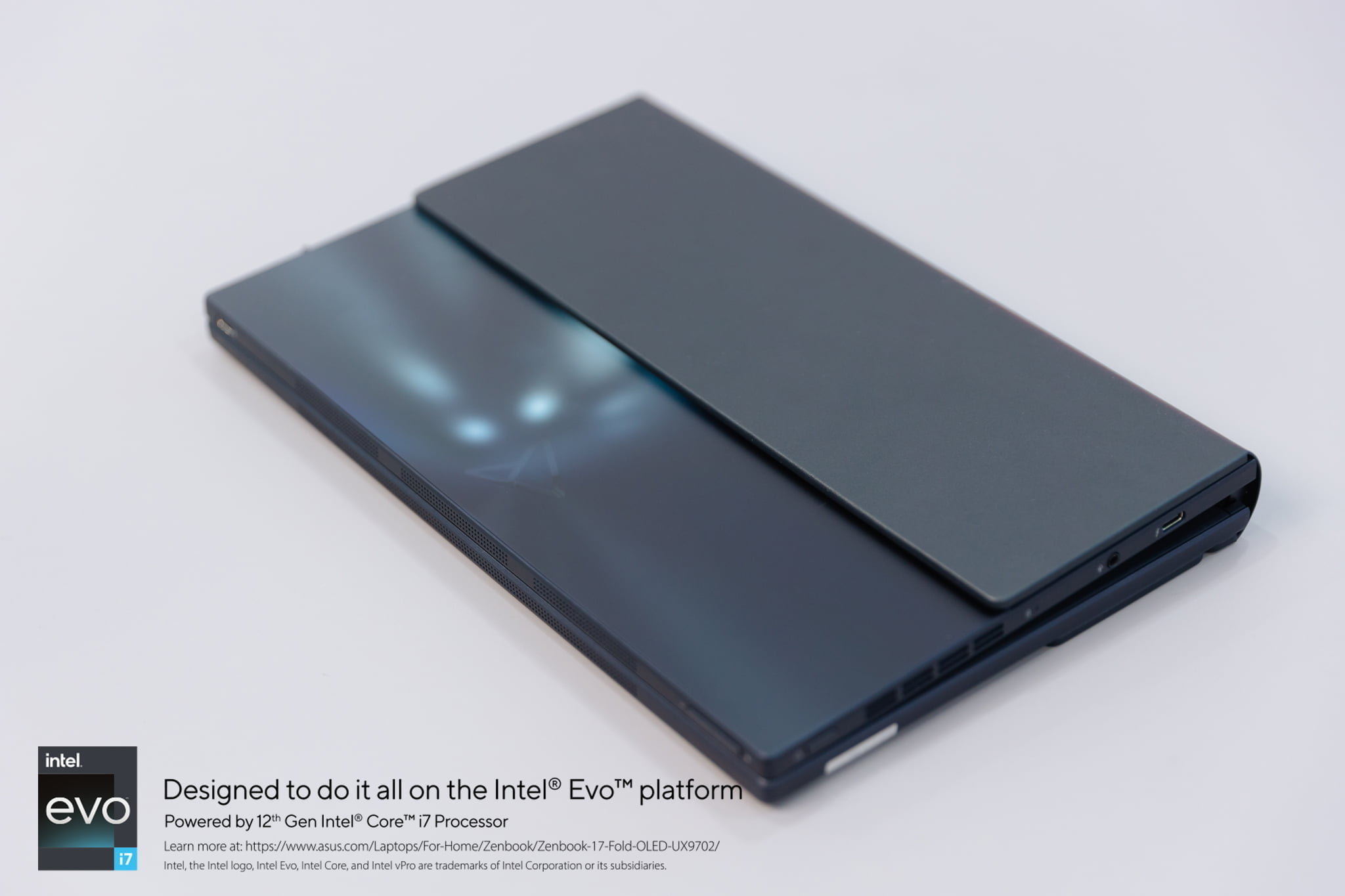 Đánh giá Zenbook 17 Fold OLED - Sản phẩm ấn tượng của ASUS liệu có mở ra kỉ nguyên mới