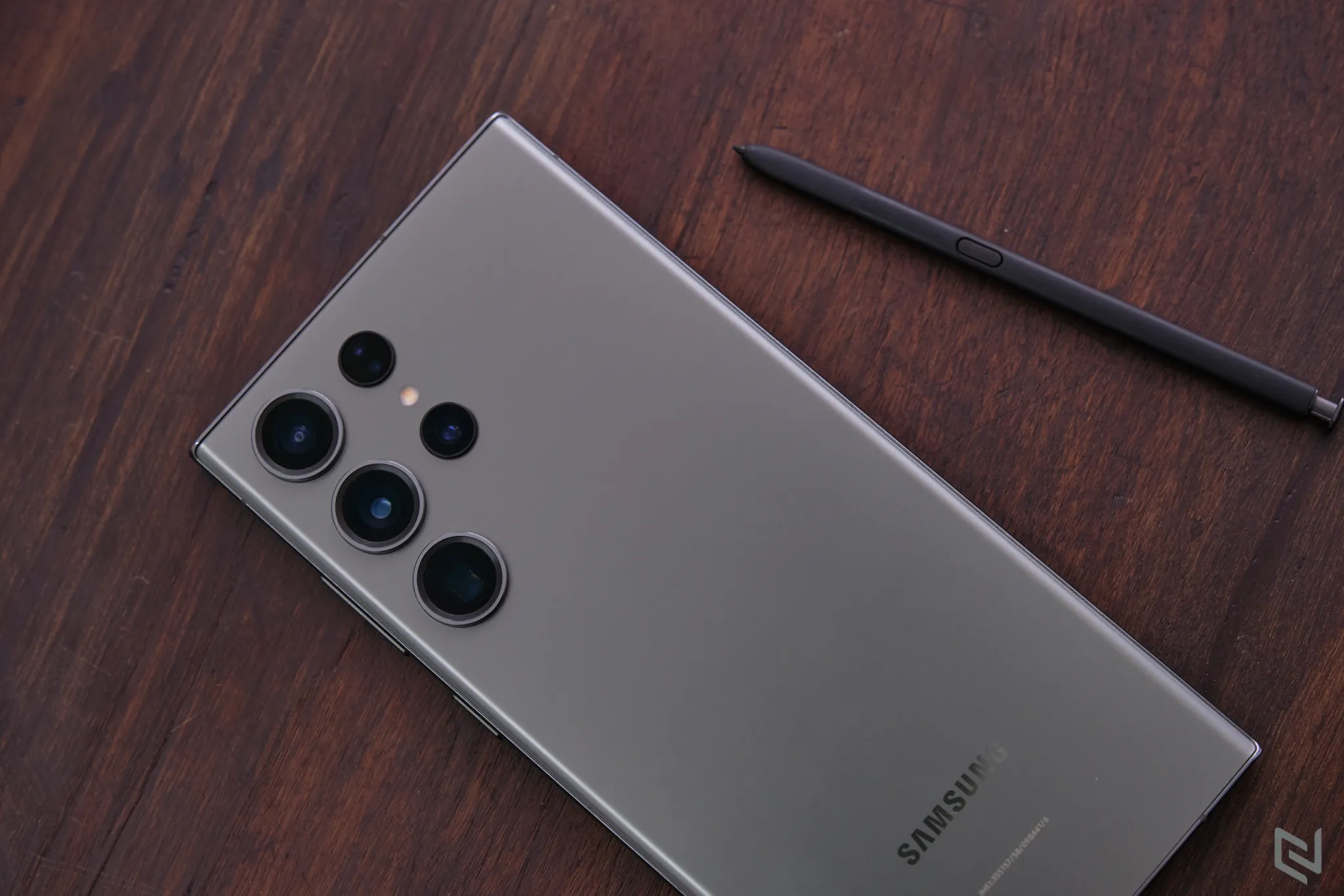 Galaxy-S23-Ultra-vs-iPhone-14-Pro-Max-in-1-congngheviet-14