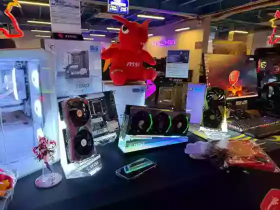 Jensen Huang CEO NVIDIA BAT NGO XUAT HIEN TAI SU KIEN GEFORCE FANS PARTY mmosite 17 MMOSITE - Thông tin công nghệ