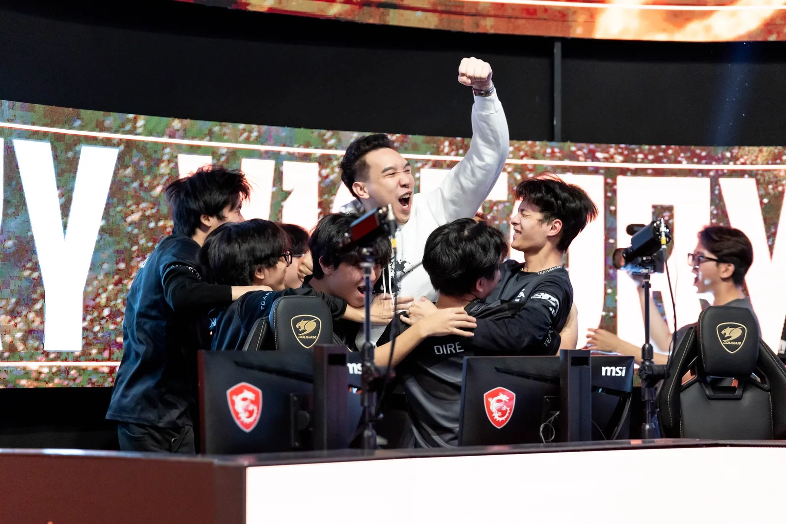 msi-dong-hanh-cung-esports-viet-nam-lcp-nam-2025