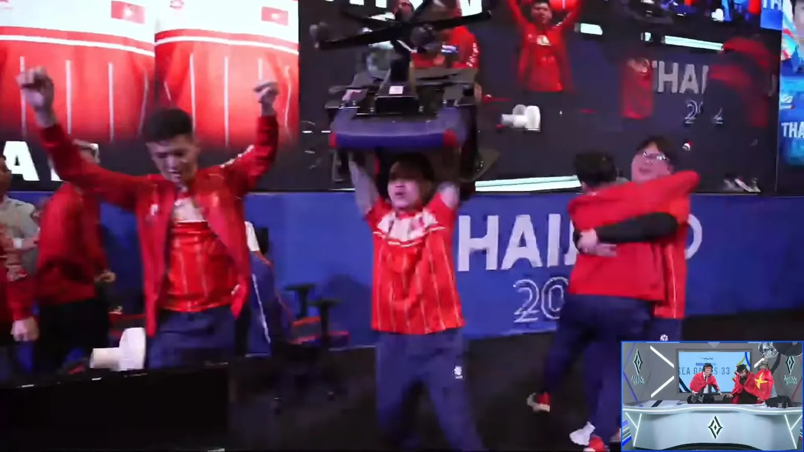 Liên Quân Mobile Việt Nam giành HCV SEA Games sau khi đánh bại Thái Lan 2 Liên Quân Mobile Việt Nam giành HCV SEA Games sau khi đánh bại Thái Lan