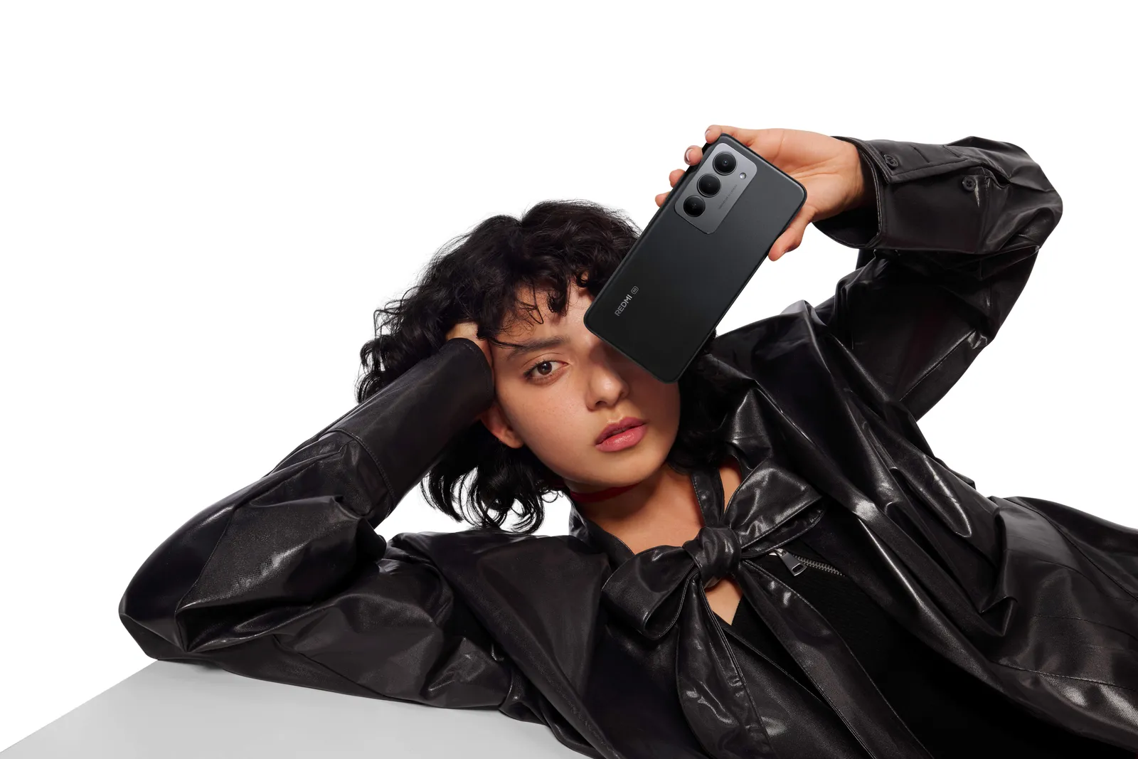 REDMI 15 5G_Model Shot 1_result