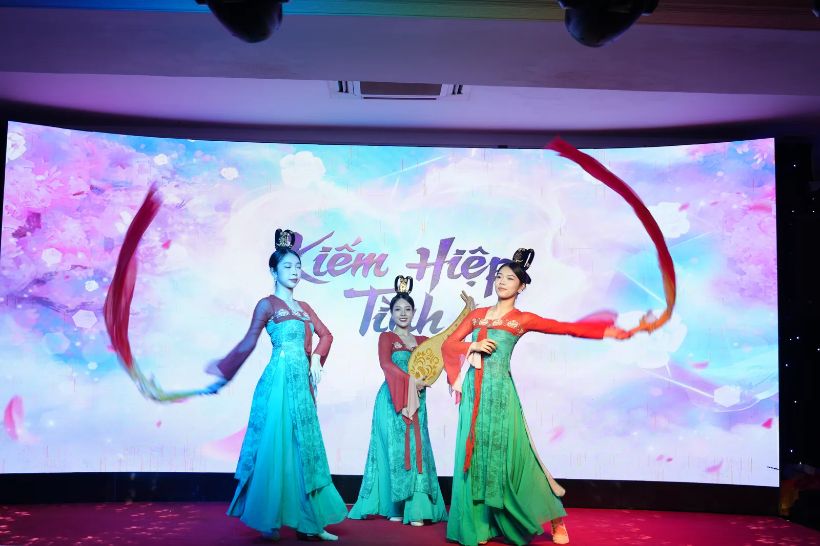 Offline Võ Lâm Truyền Kỳ 2.0 PC 4 5. Khong gian buoi offline mang dam mau sac kiem hiep tinh duyen dac trung cua tua game Vo Lam Truyen Ky 2 result 1 MMOSITE - Thông tin công nghệ