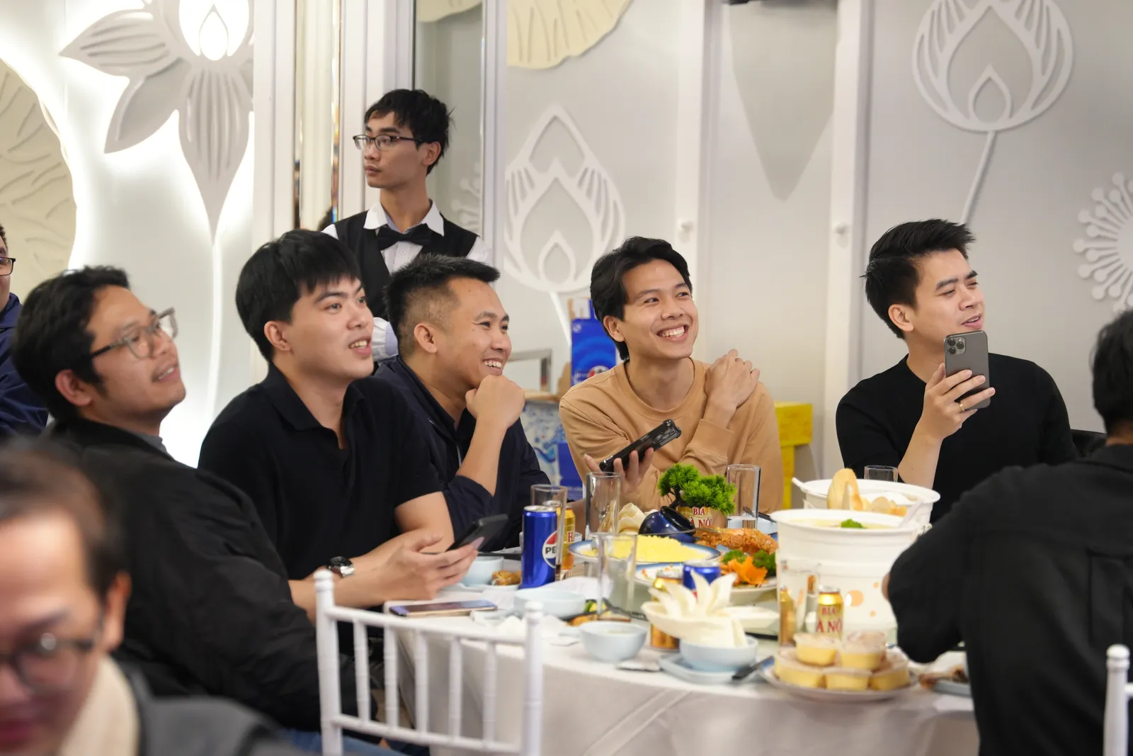 Offline Võ Lâm Truyền Kỳ 2.0 PC 6 8. Buoi offline tai hai diem cau luon tran day niem vui va tieng cuoi result 1 MMOSITE - Thông tin công nghệ