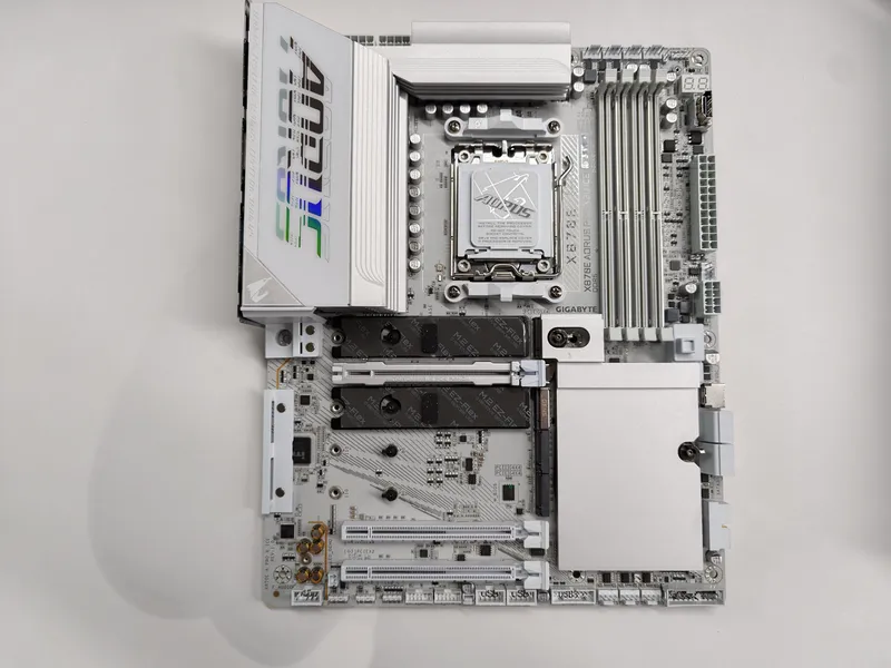Đánh giá Gigabyte X870E Aorus Pro X3D Ice: tối ưu trải nghiệm build PC cao cấp 1 IMG20251107114106 result MMOSITE - Thông tin công nghệ