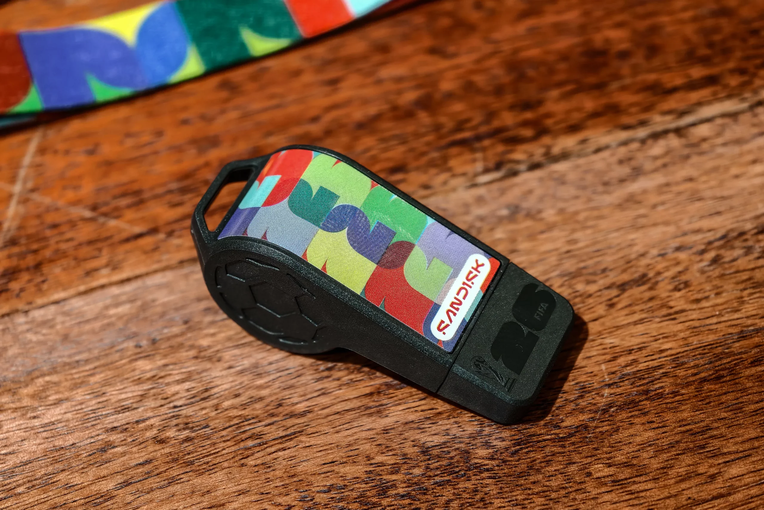 Đánh giá nhanh Sandisk USB-C Flash Drive FIFA World Cup 2026: nhỏ gọn và khác biệt 14 IMG 20260608 192815 result scaled MMOSITE - Thông tin công nghệ