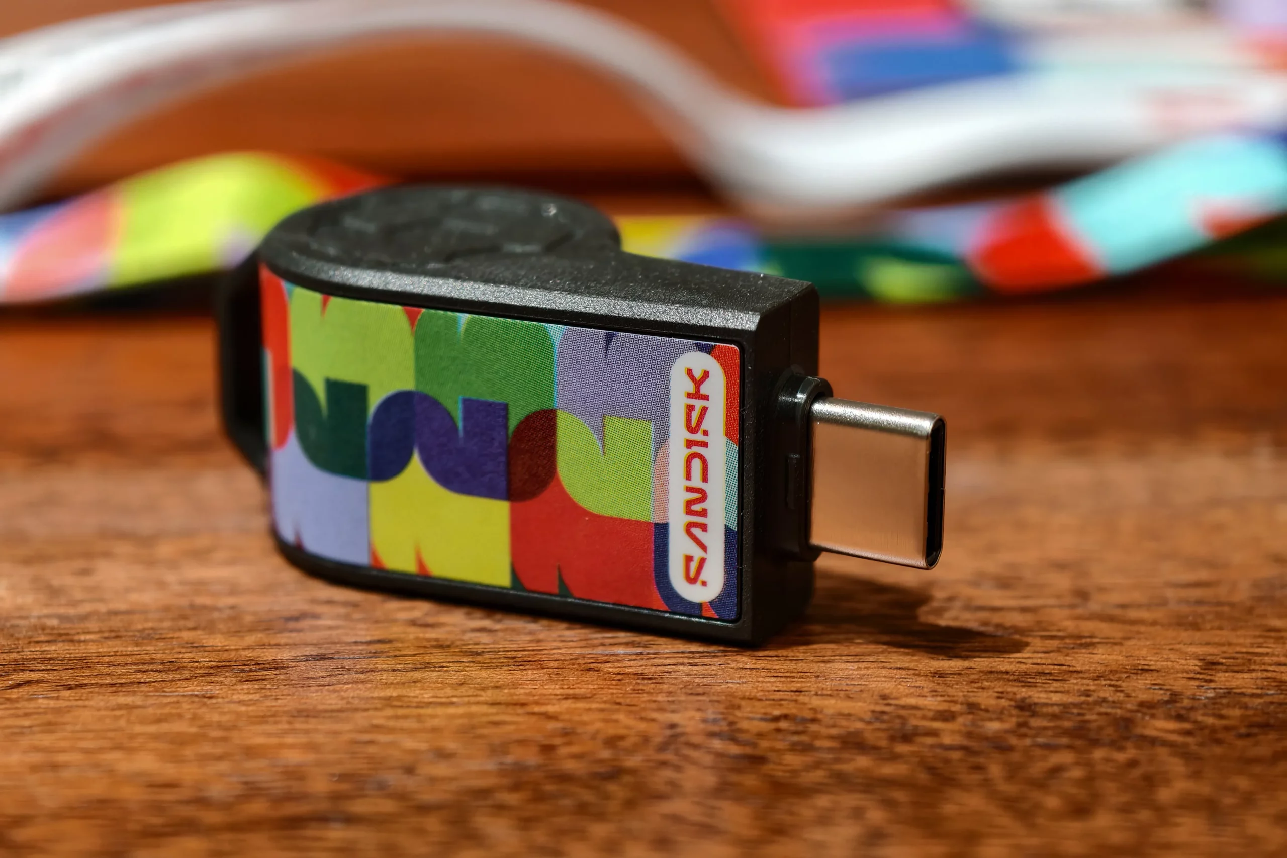 Đánh giá nhanh Sandisk USB-C Flash Drive FIFA World Cup 2026: nhỏ gọn và khác biệt 8 IMG 20260608 192849 result scaled MMOSITE - Thông tin công nghệ
