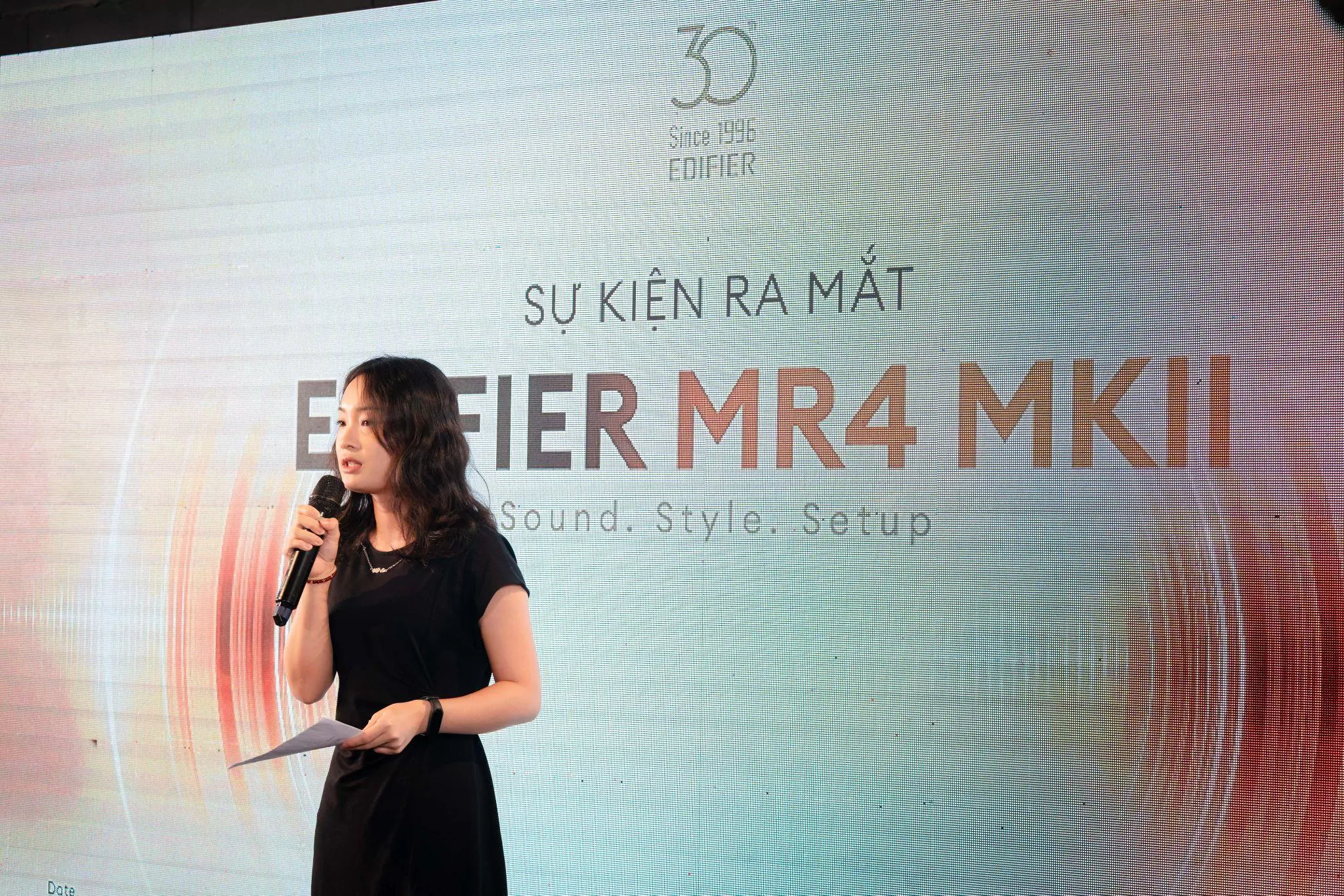 Edifier ra mắt loa kiểm âm MR4 MKII, kỷ niệm 30 năm thương hiệu 5 edifier loa kiem am mr4 mkii ky niem 05 MMOSITE - Thông tin công nghệ
