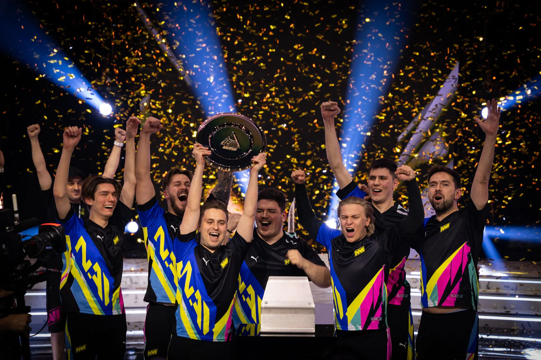 Nhiều tựa game chưa có giấy phép phát hành game tại Việt Nam: Khoảng trống pháp lý giữa game và esports 8 Đội tuyển CS2