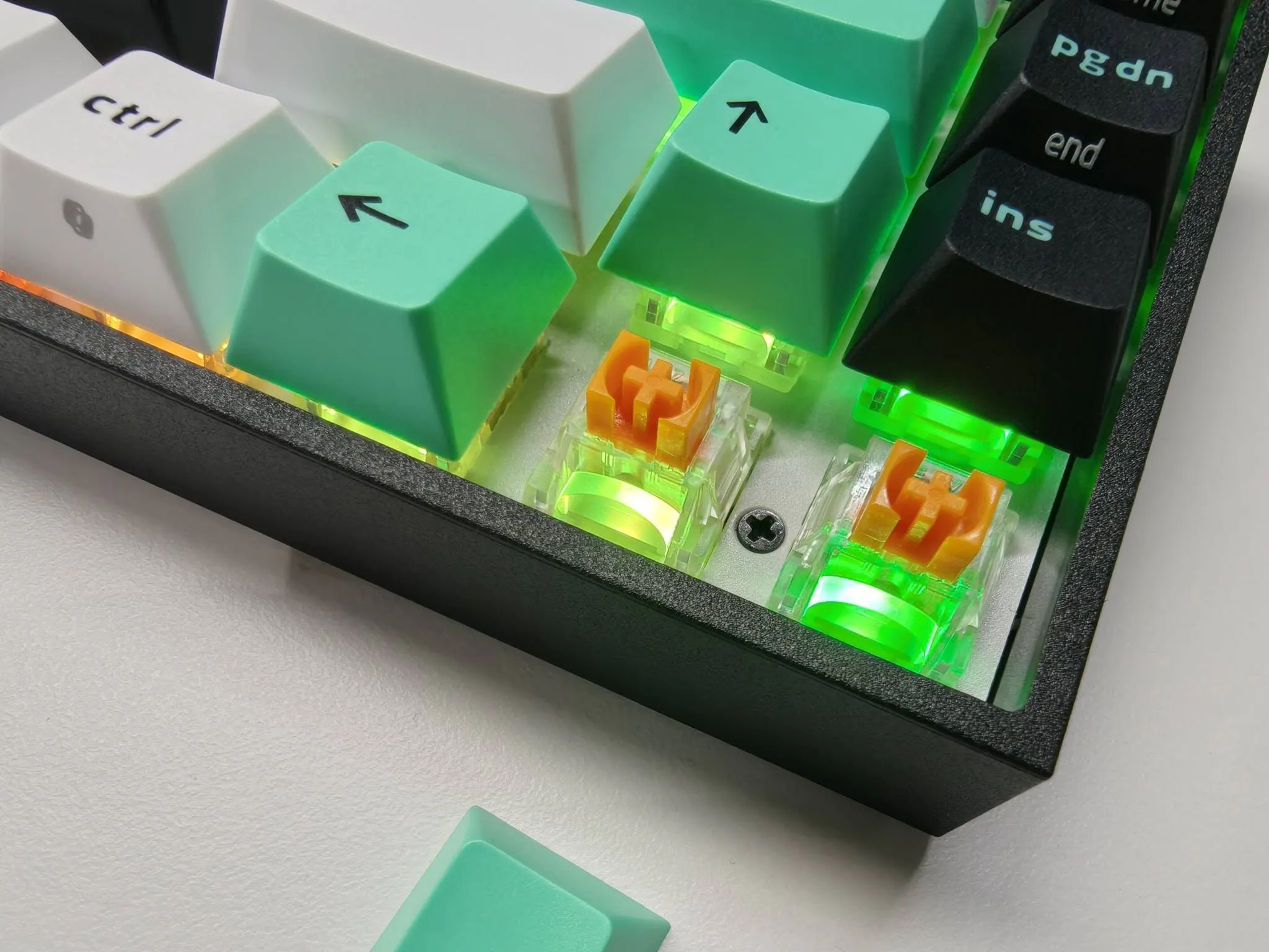 Đánh giá Razer Reclusa X Mini 65%: Khi bàn phím custom dễ tiếp cận hơn 14 danh gia razer reclusa x mini 65 khi 02 MMOSITE - Thông tin công nghệ