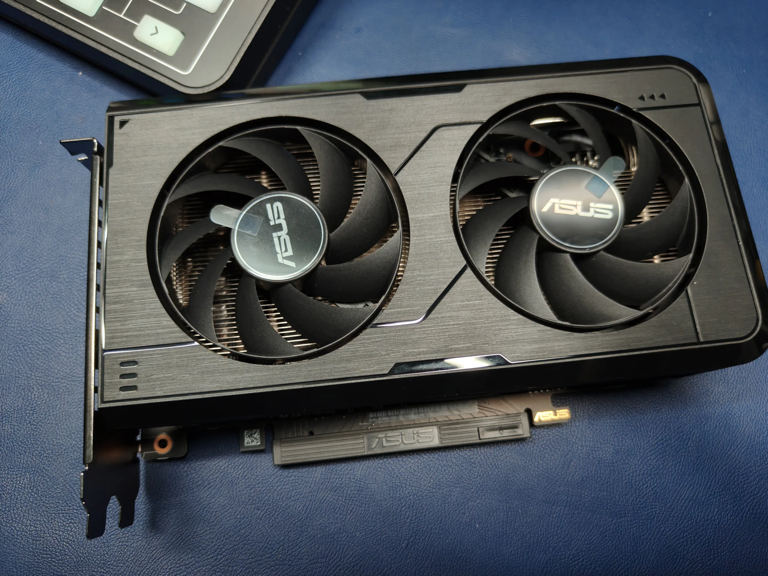 Đánh giá ASUS RX 9050 8GB: Liệu có vượt mặt RTX 3060 12GB? 5 danh gia asus rx 9050 8gb lieu co 05 MMOSITE - Thông tin công nghệ