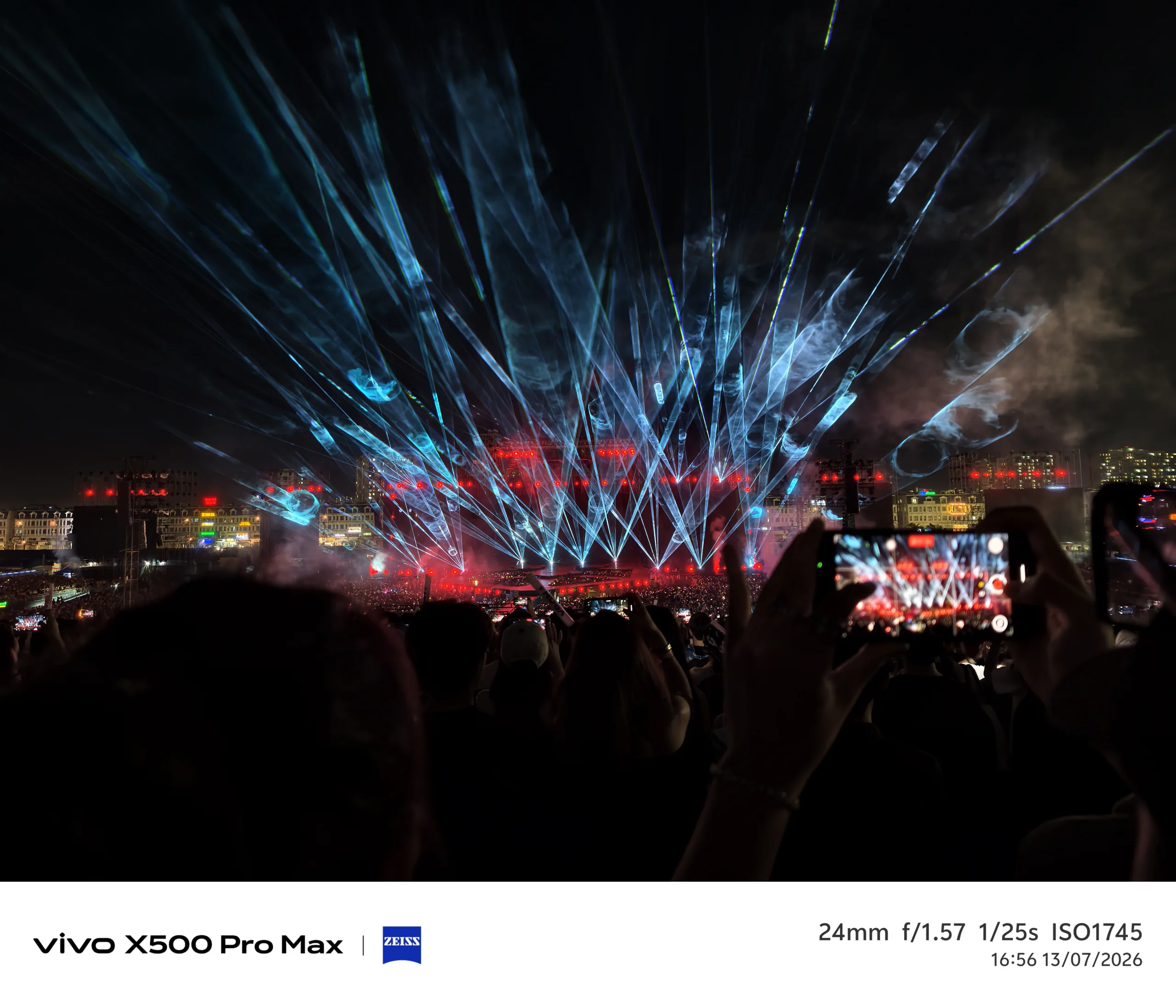 Đánh giá nhanh camera vivo X500 Pro Max qua trải nghiệm concert Anh trai vượt ngàn chông gai 2026 23 Đánh giá nhanh camera vivo X500 Pro Max qua trải nghiệm concert Anh trai vượt ngàn chông gai 2026