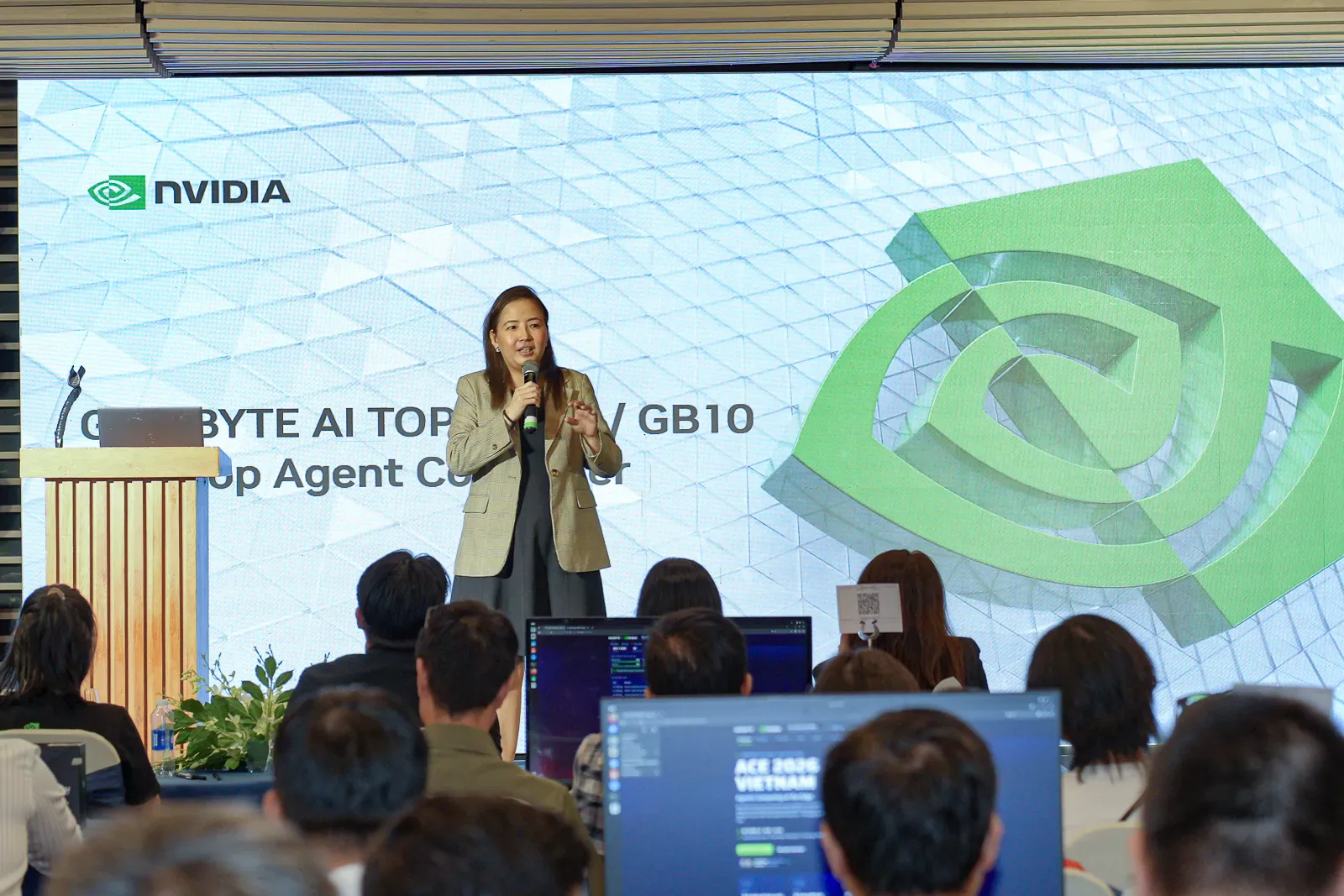 GIGABYTE và NVIDIA thúc đẩy xu hướng Local AI tại Việt Nam 9 gigabyte nvidia thuc day xu huong local ai 04 1 MMOSITE - Thông tin công nghệ