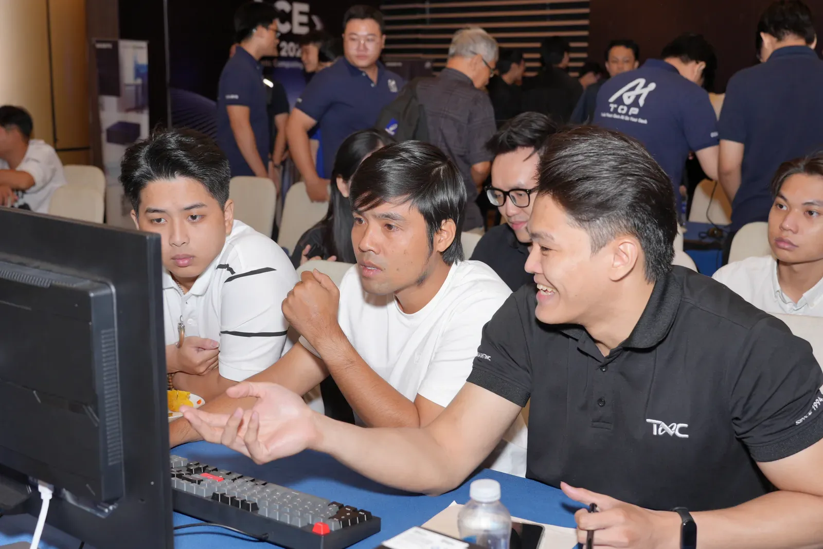 GIGABYTE và NVIDIA thúc đẩy xu hướng Local AI tại Việt Nam 12 gigabyte nvidia thuc day xu huong local ai 08 1 MMOSITE - Thông tin công nghệ