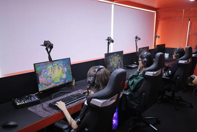 Nguyễn Thị Khánh Huyền là nhà vô địch nữ đầu tiên của giải vô địch quốc gia Đấu Trường Chân Ly· 13 nguyen thi khanh huyen nha vo dich nu 05 MMOSITE - Thông tin công nghệ