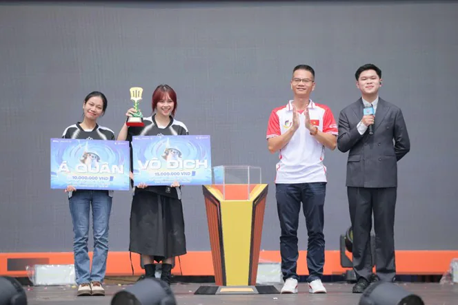 Nguyễn Thị Khánh Huyền là nhà vô địch nữ đầu tiên của giải vô địch quốc gia Đấu Trường Chân Ly· 9 nha-vo-dich-nu-dau-tien-cua-dau-truong-chan-ly